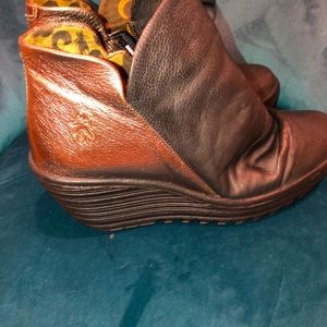 Fly London Yoxi Two-Toned Leather boots